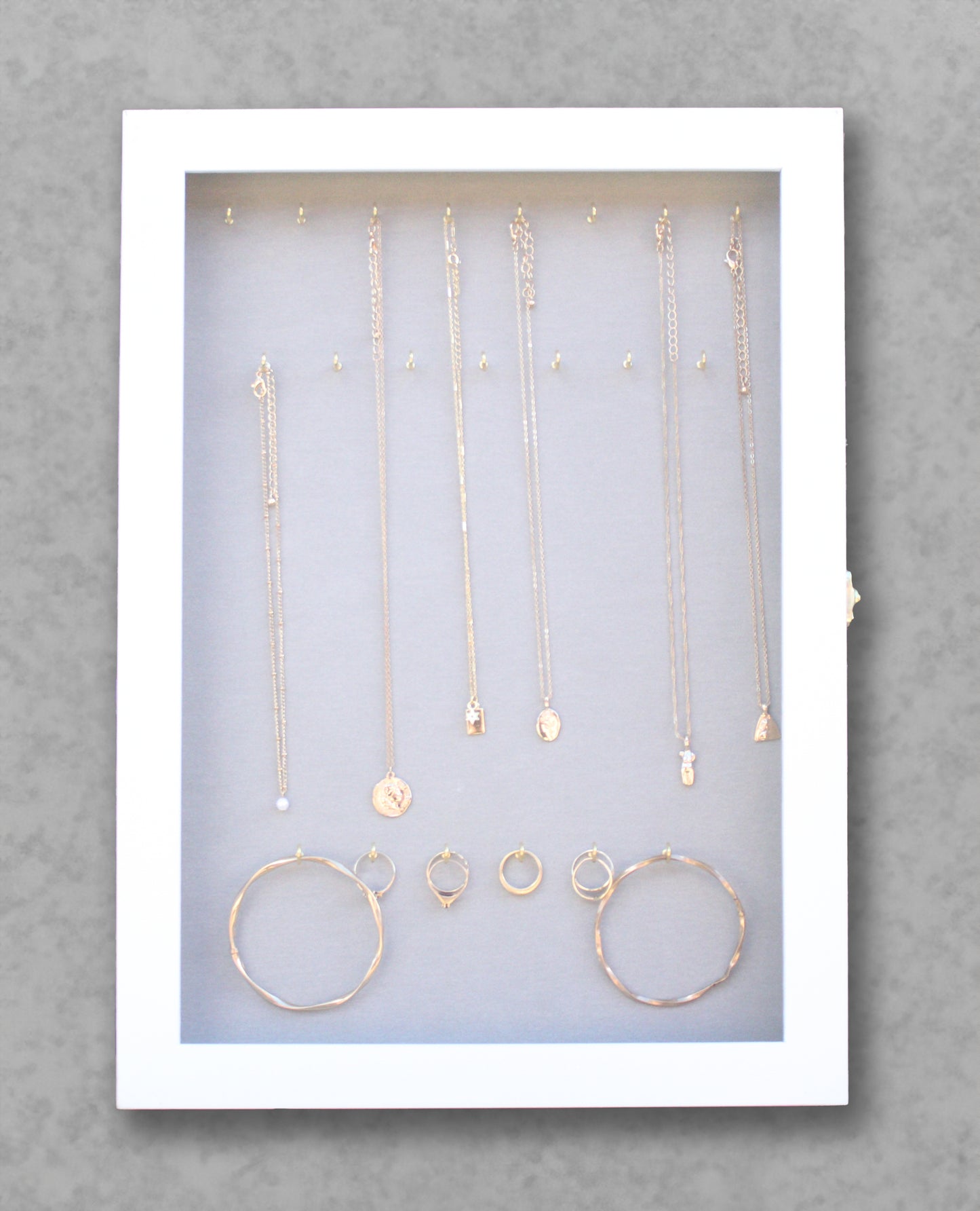 Jewellery Frame - Necklaces (White)