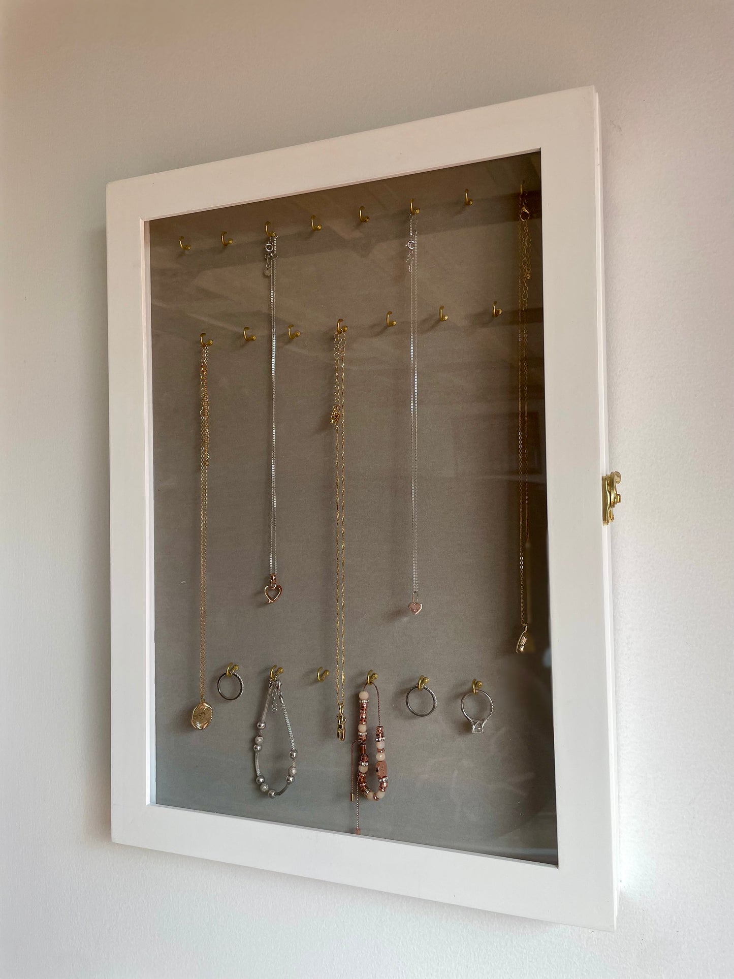 Jewellery Frame - Necklaces (White)